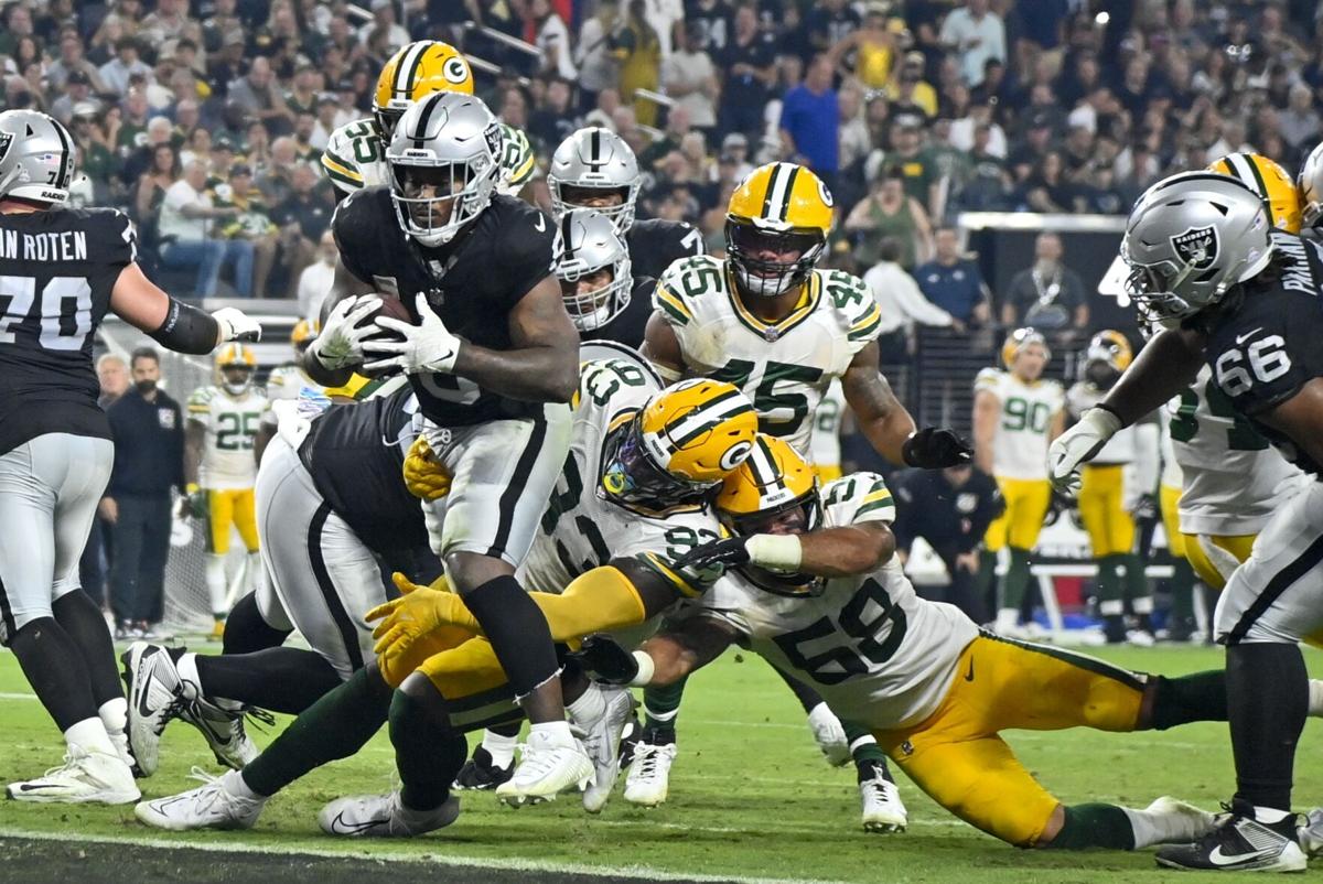 Las Vegas Raiders intercept Jordan Love 3 times, hold on to beat Green Bay  Packers 17-13 – Chicago Tribune