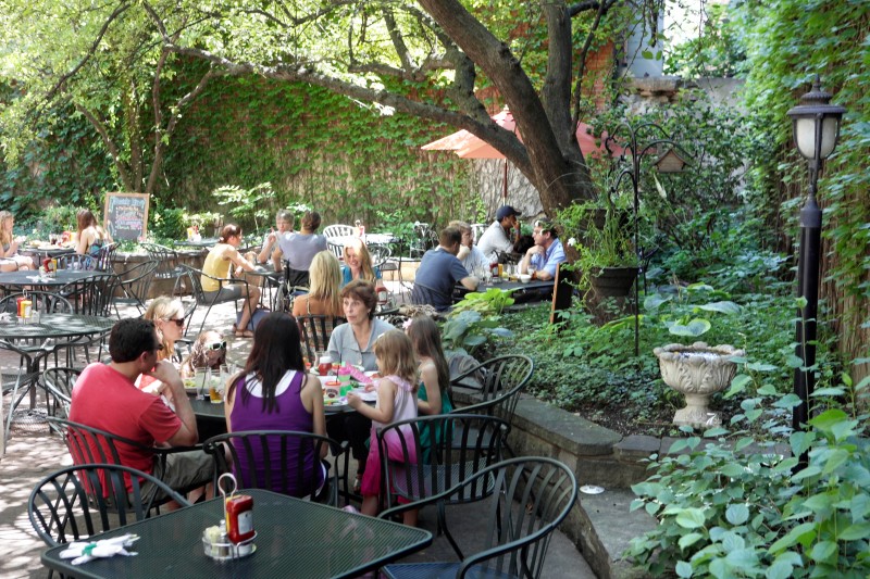 Dining in the great outdoors Food & Drink