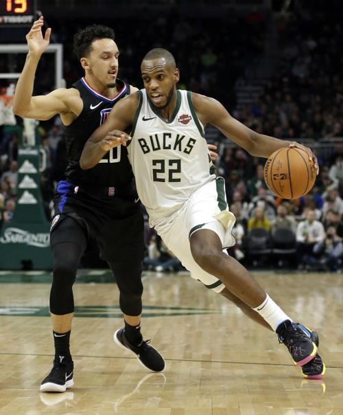 Bucks Top Clippers But Giannis Antetokounmpo Aggravates Ankle