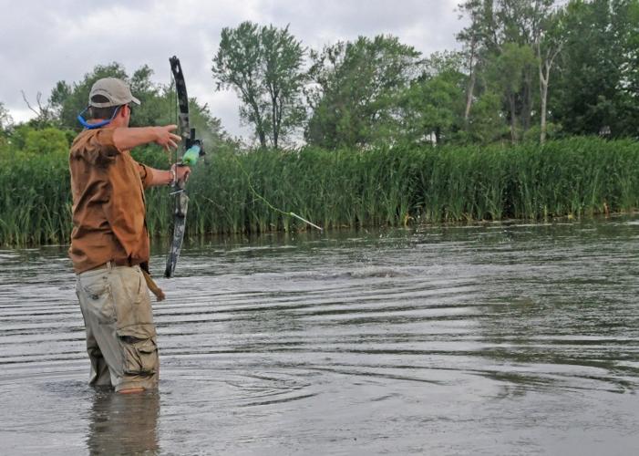 Bowfishing exploding in Wisconsin — just like the water