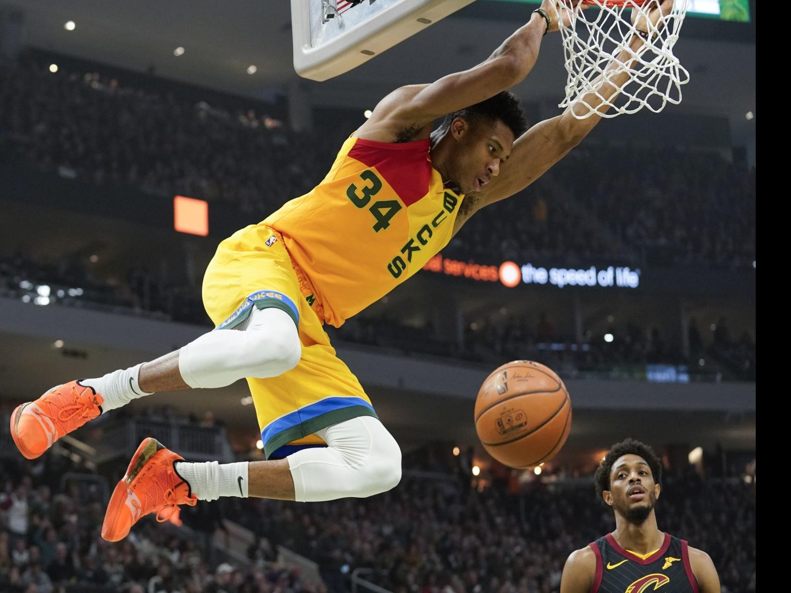 Giannis Antetokounmpo Christian Yelich Earn Espys Basketball