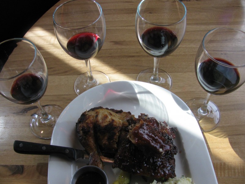 Bonfyre American Grille: Red wine and barbecue