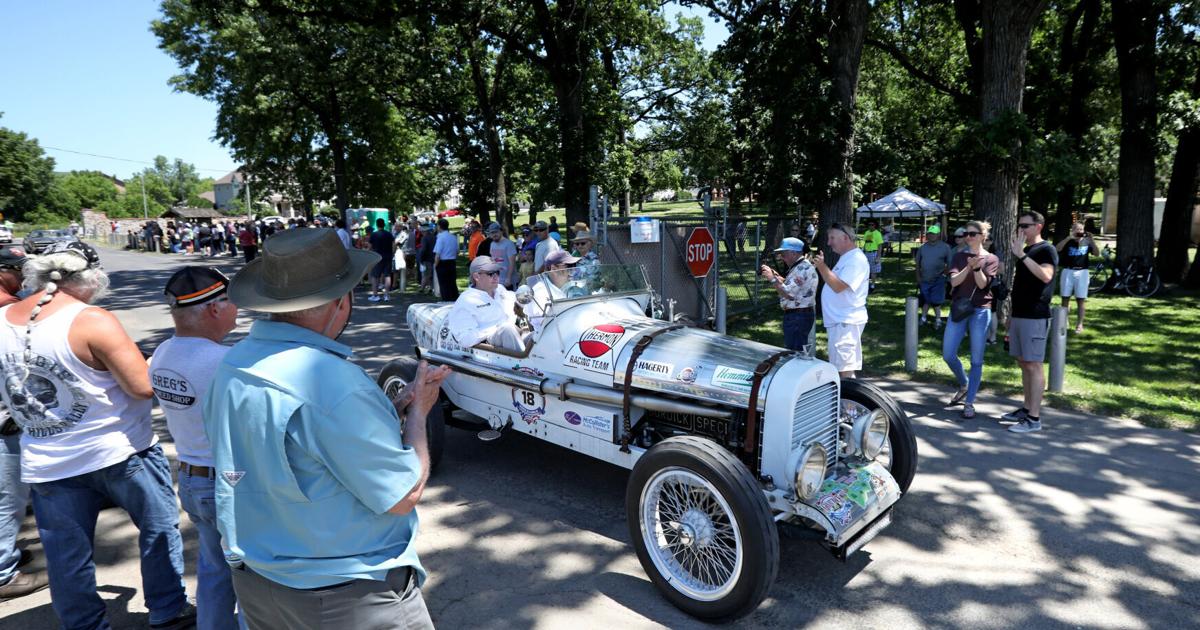 Watch now: Classic cars roll into Sun Prairie as pit stop in cross-country rally race | Local News Watch now: Classic cars roll into Sun Prairie as pit stop in cross-country rally race | Local News