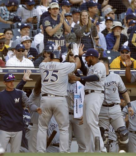 Orlando Arcia's 12th-inning single sends Brewers past Padres on Opening Day