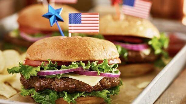 Hot Dogs vs. Hamburgers—Which Are More Popular on the 4th of July in Your  State?