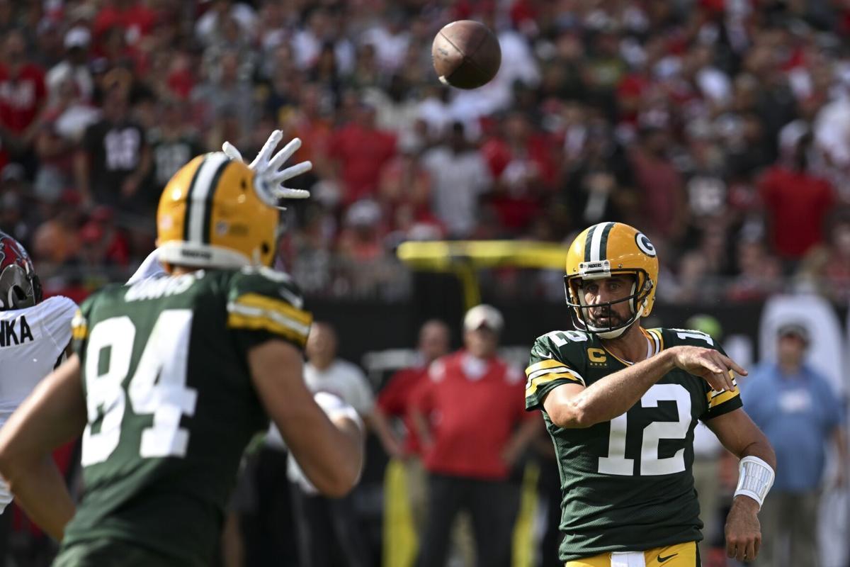 Packers hold on against Bucs, Tom Brady after blistering start