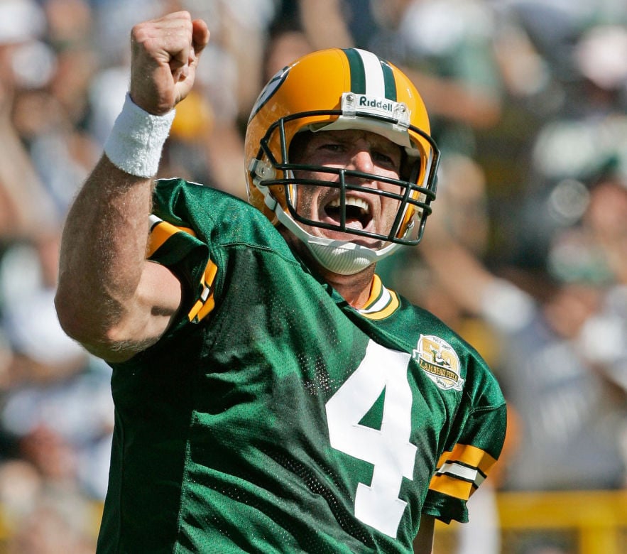 Ex-Viking Brett Favre back in football — as high school assistant