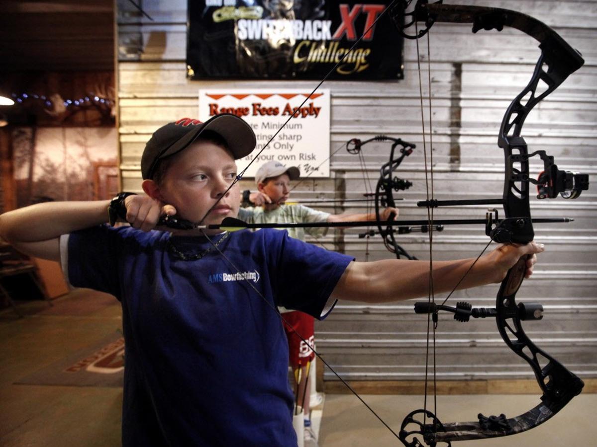 Youth Take Aim With Archery Entertainment Madison Com Youth Take Aim With Archery Entertainment Madison Com