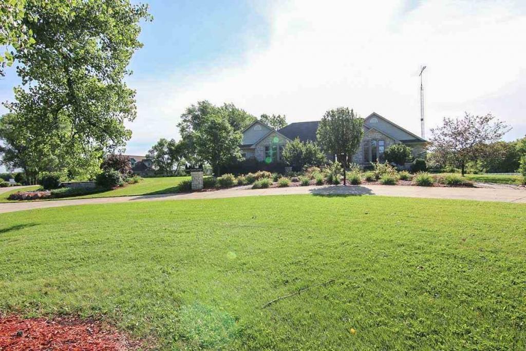 999 S. Bird St., Sun Prairie — 2,000,000