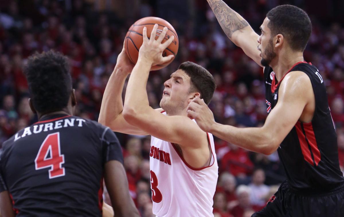 21UWRutgers135-01022016155425