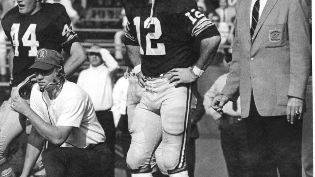 Former Packers To Wear No 12 Jersey Welcome Aaron Rodgers To The Fraternity Pro Football Madison Com