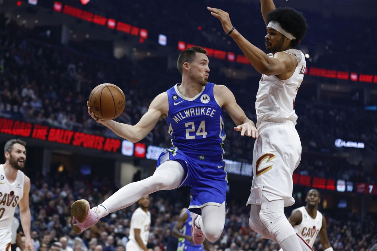 Giannis misses 3rd straight game, Bucks fall to Warriors in OT Wisconsin  News - Bally Sports