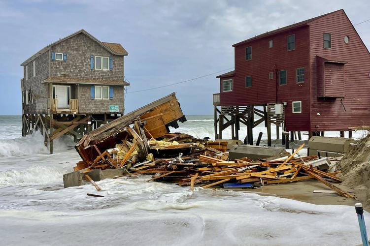 Erosion sends 10 homes collapsing into the Carolina surf