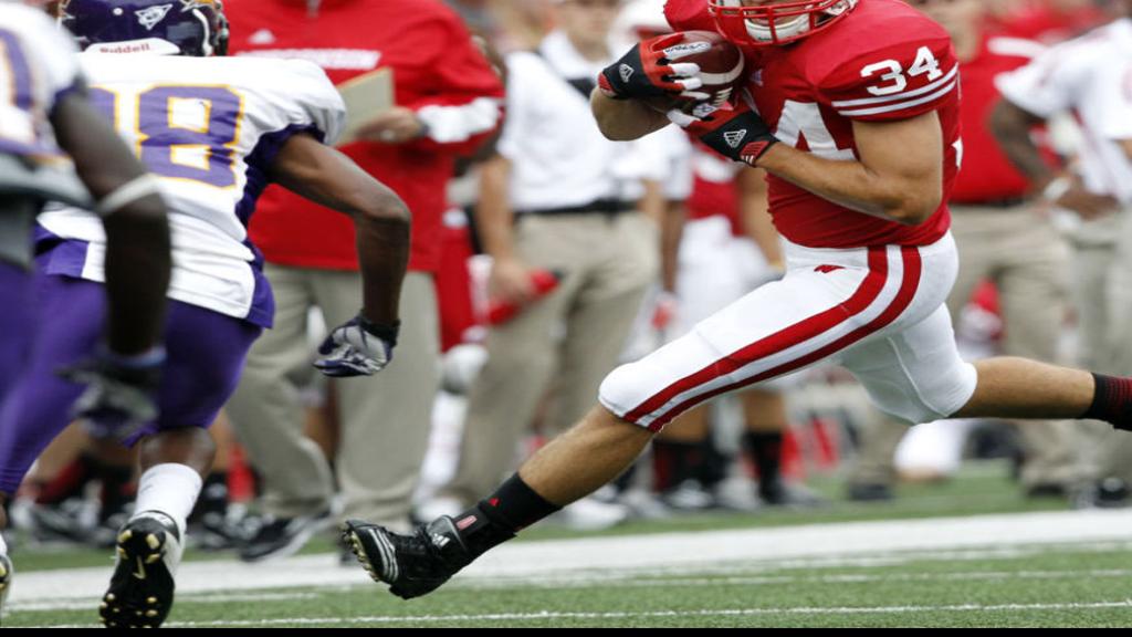 Badgers Football Uw Expands Derek Watt S Role As A Receiver College Football Madison Com Impact watt suited up last week for the first time since week 3, but he's evidently not over the hamstring injury that kept him out in between. badgers football uw expands derek watt