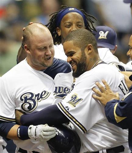 Hoffman gets 600th save, Brewers beat Cards 4-2