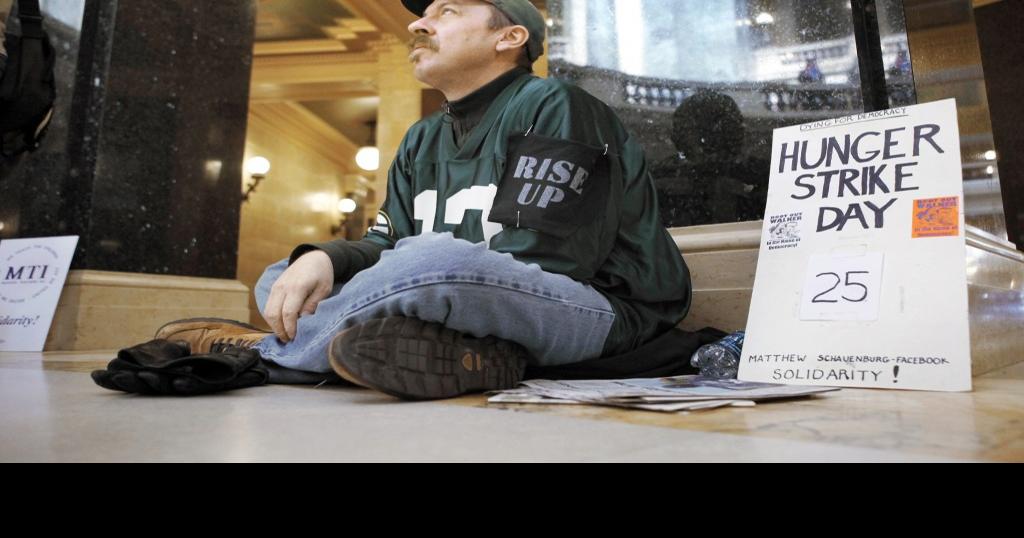 Grass Roots: Madison man ends hunger strike after court puts Walker ...