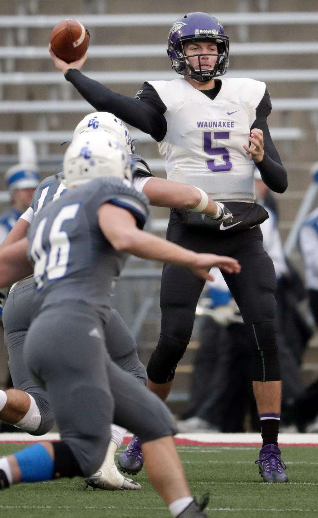 Wiaa State Football Finals Waunakee Rallies To Edge Brookfield