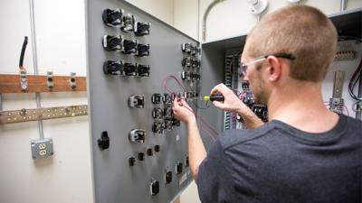 Apprentices awarded $228,000 to support careers in the trades