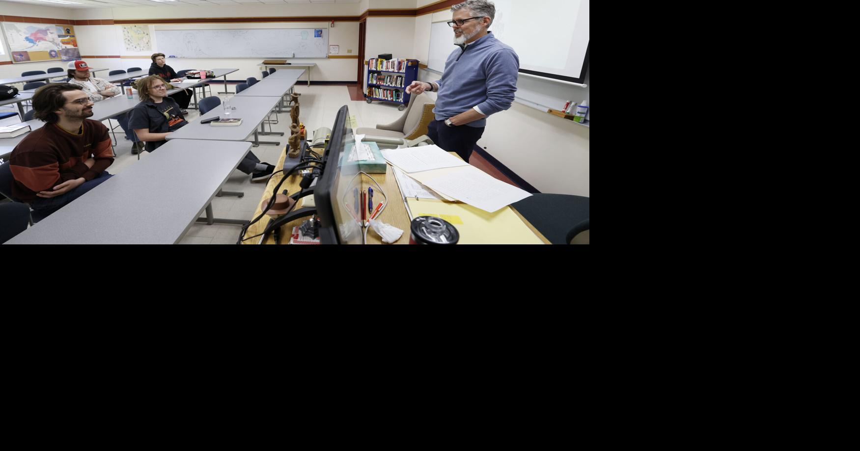 UW-Platteville ‘Boo-U’ branch campus closure stirs grief in Baraboo, Sauk County