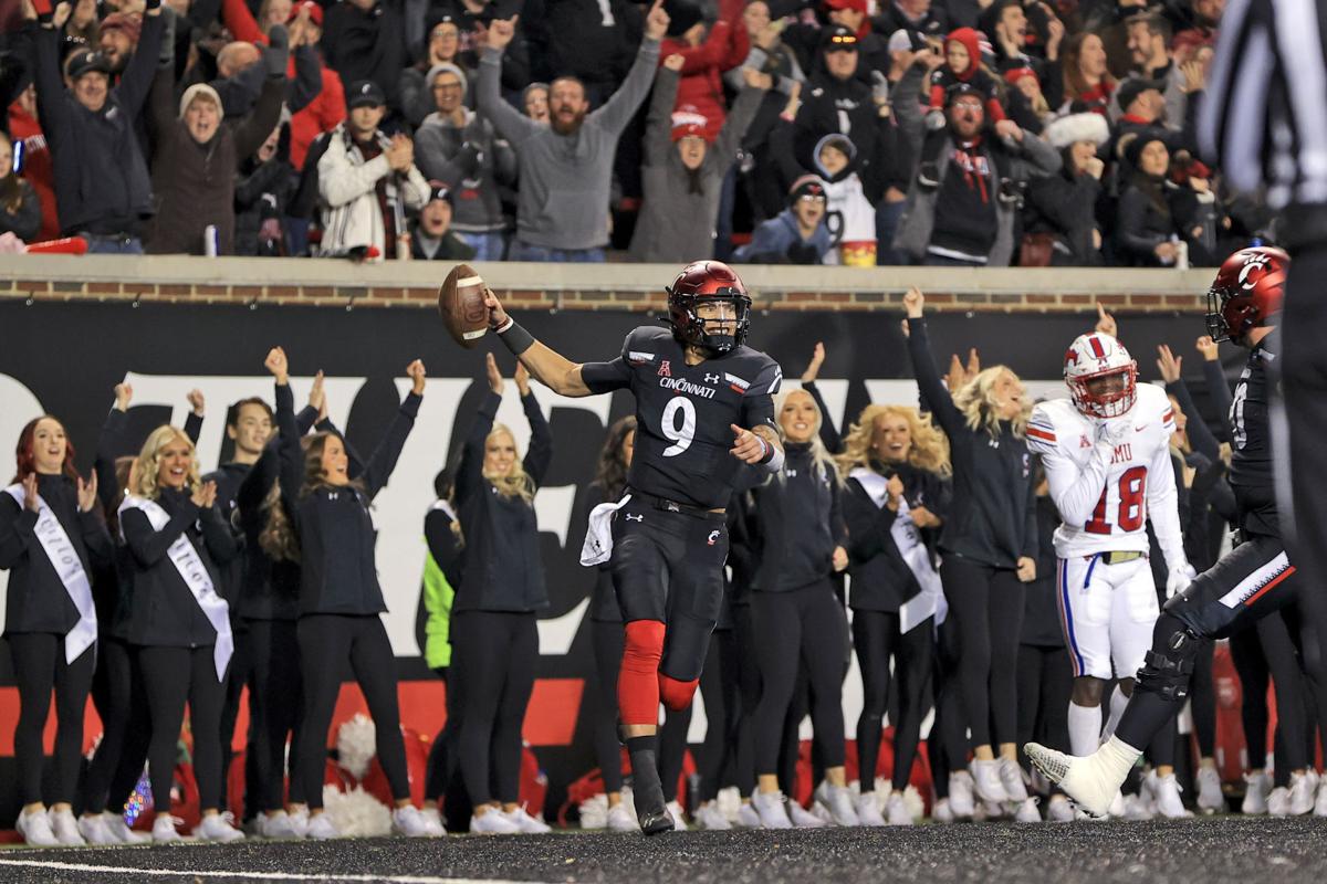 APTOPIX SMU Cincinnati Football