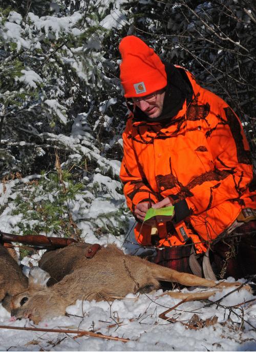 Patrick Durkin Wisconsin Treats Non Resident Deer Hunters Rather Nicely Outdoors Madison Com