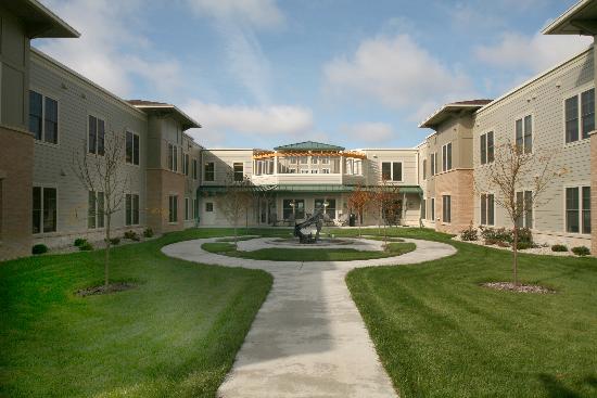 Oak Park Place Madison AL 2 Courtyard Interior