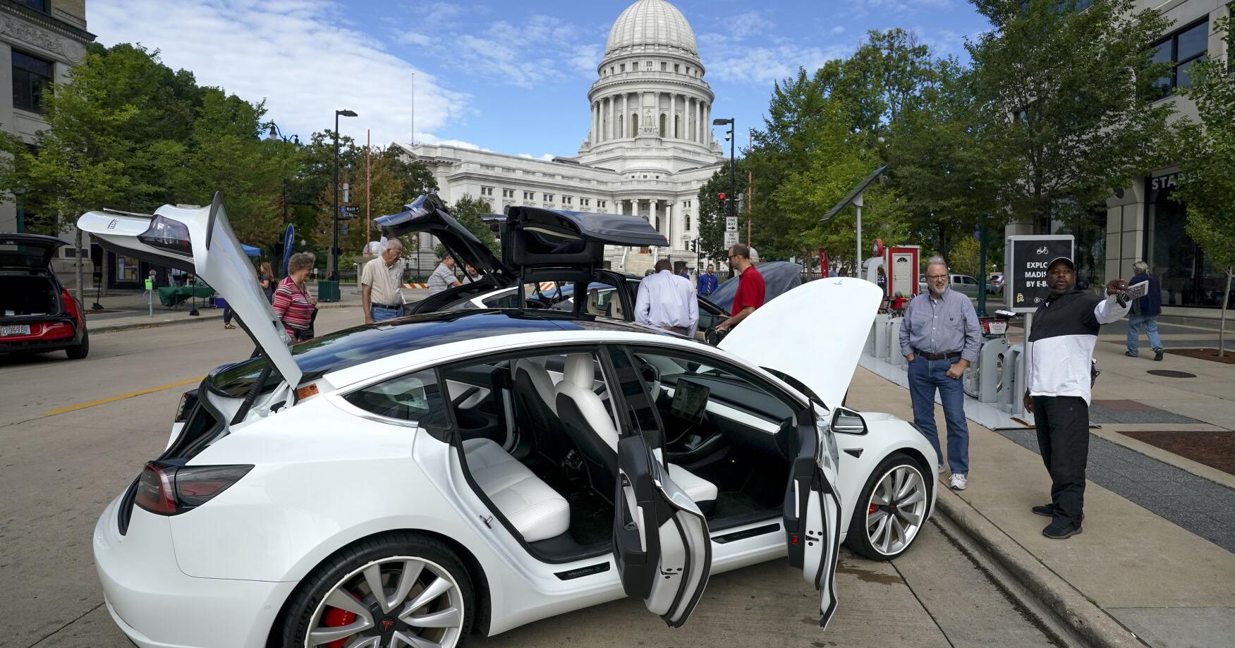 Death of coal in Wisconsin lets homes, EVs run cleaner - Vimarsana News