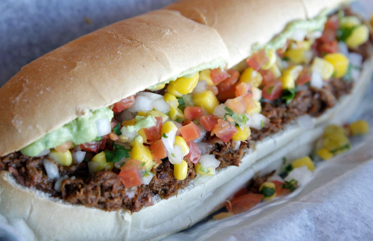 Head To Mr Torta S For A Torta Of Sorts Dining Reviews