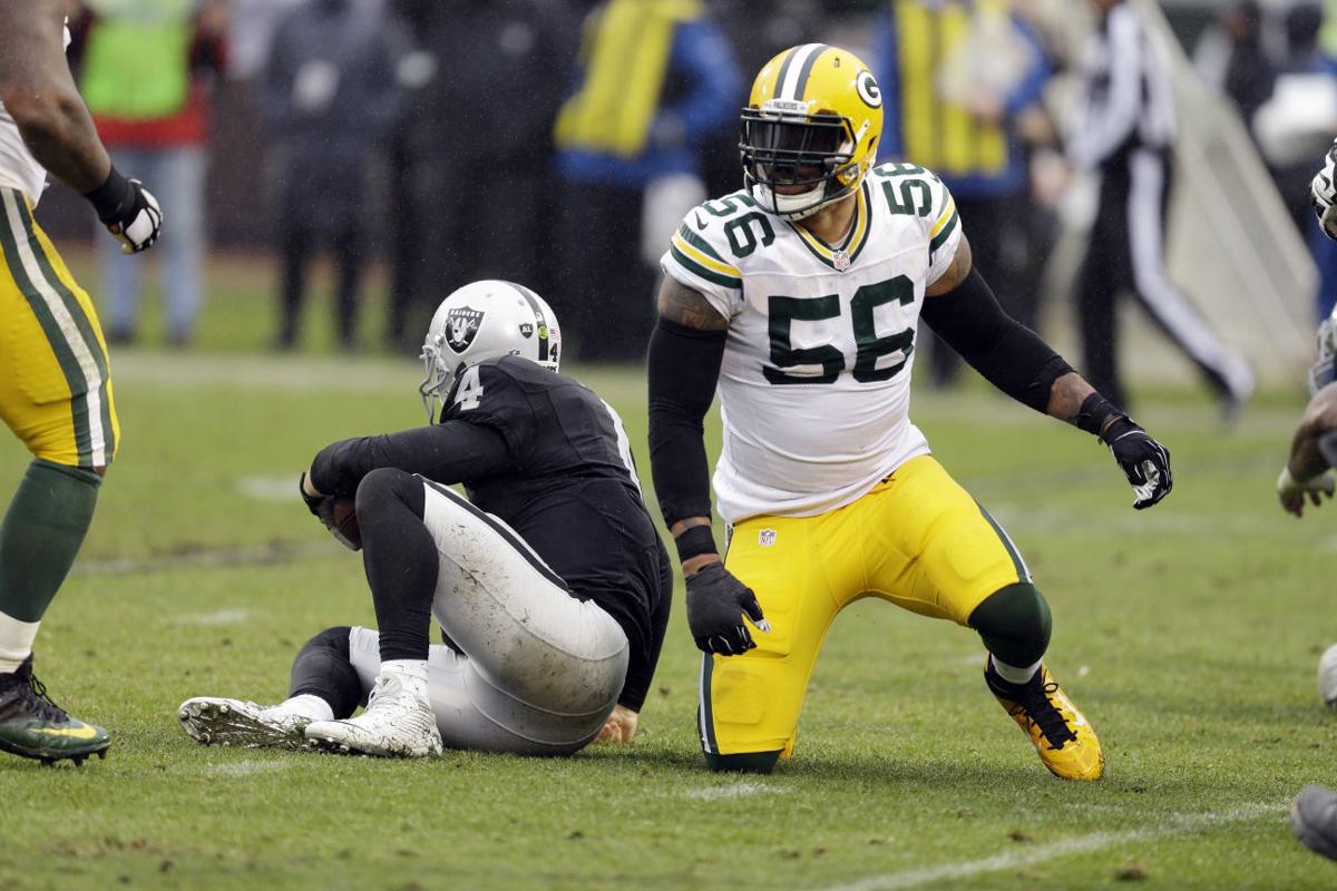 Julius Peppers selected to Pro Bowl, replaces Von Miller