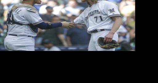 Yasmani Grandal signs with White Sox after big year with Brewers