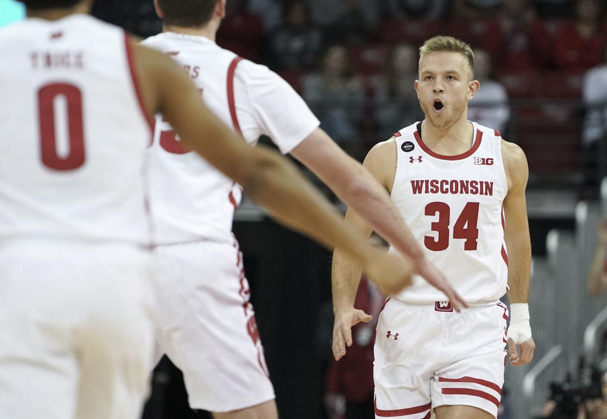 Balanced Scoring Marks First 5 Games For Badgers Men S Basketball