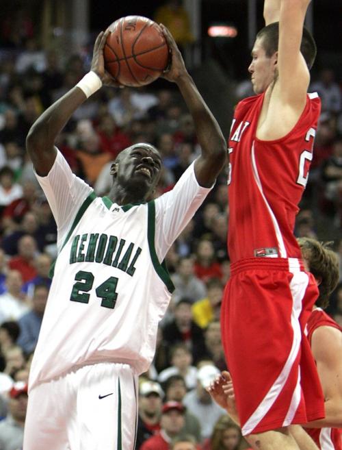 Junior Lomomba Dylan Heemstra Madison Memorial Vs Neenah Wiaa