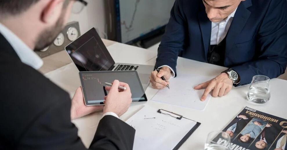 How many Polkadot coins are left today? How many Polkadot coins are left today?