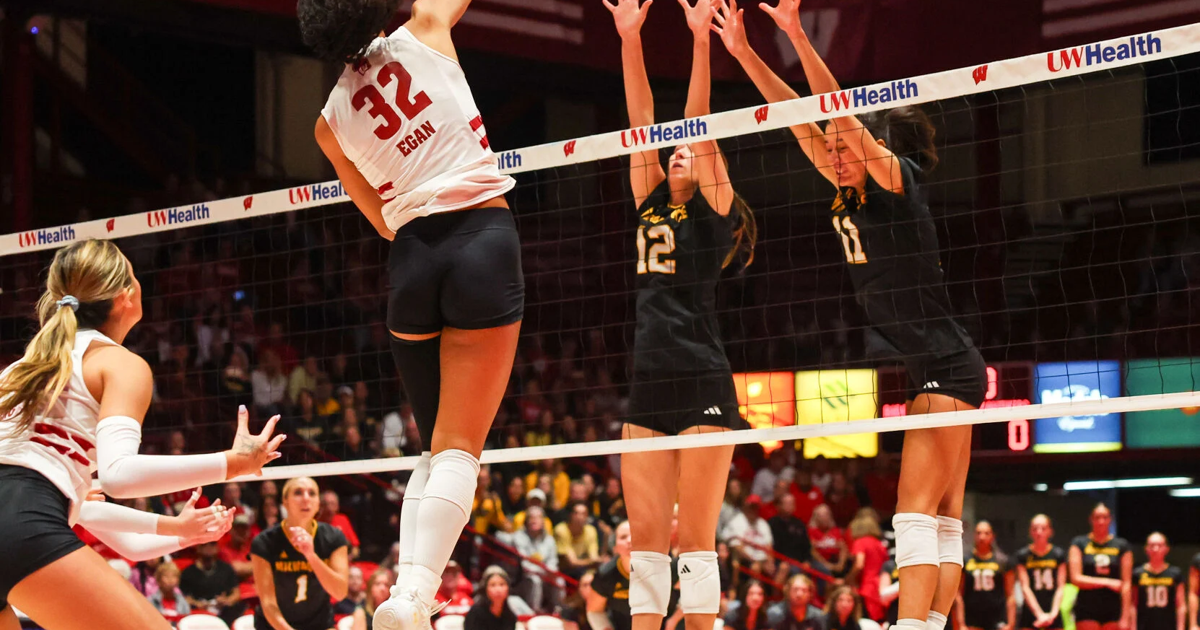 Wisconsin volleyball game story vs. Milwaukee