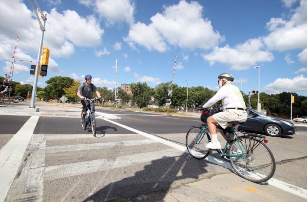 does the pedestrian have the right of way