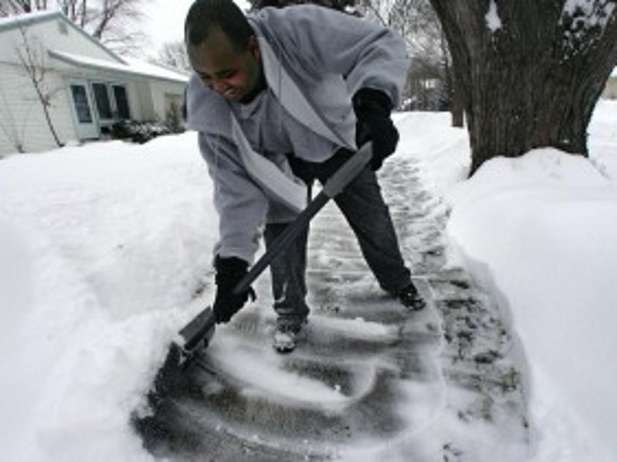 Shoveling Snow Pain Why You Get It And What Can You Do About It Local News Madison Com