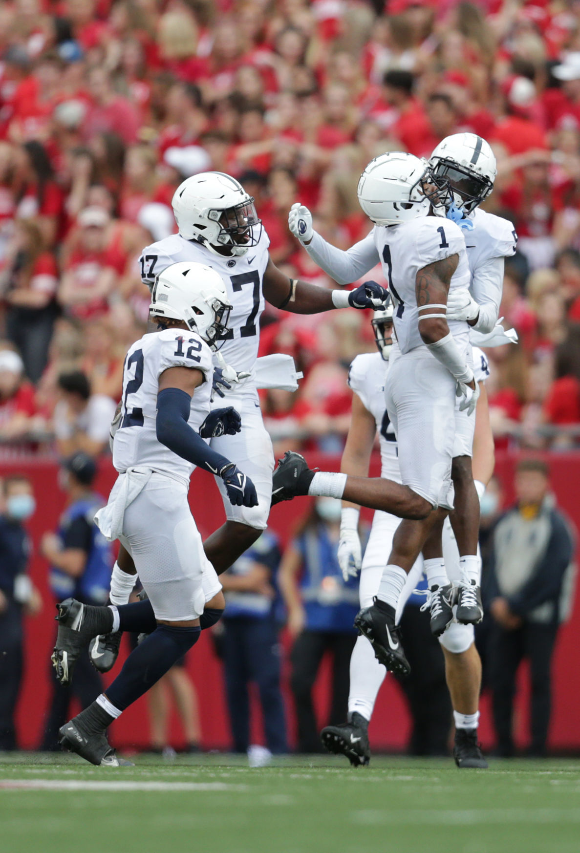 Penn State safety Jaquan Brisker returning for 2021 season