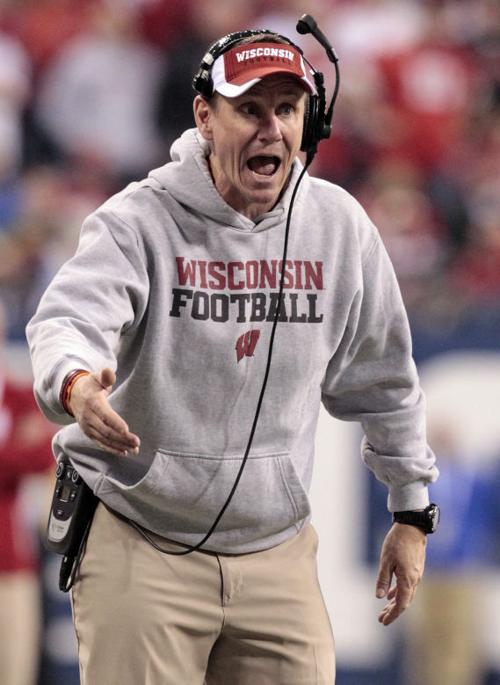Gary Andersen yells to his players in Big Ten title game, Ohio State photo