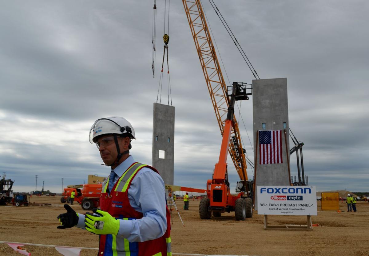Foxconn Starts Roof Installation On Fab Plant In Racine County Business News Madison Com