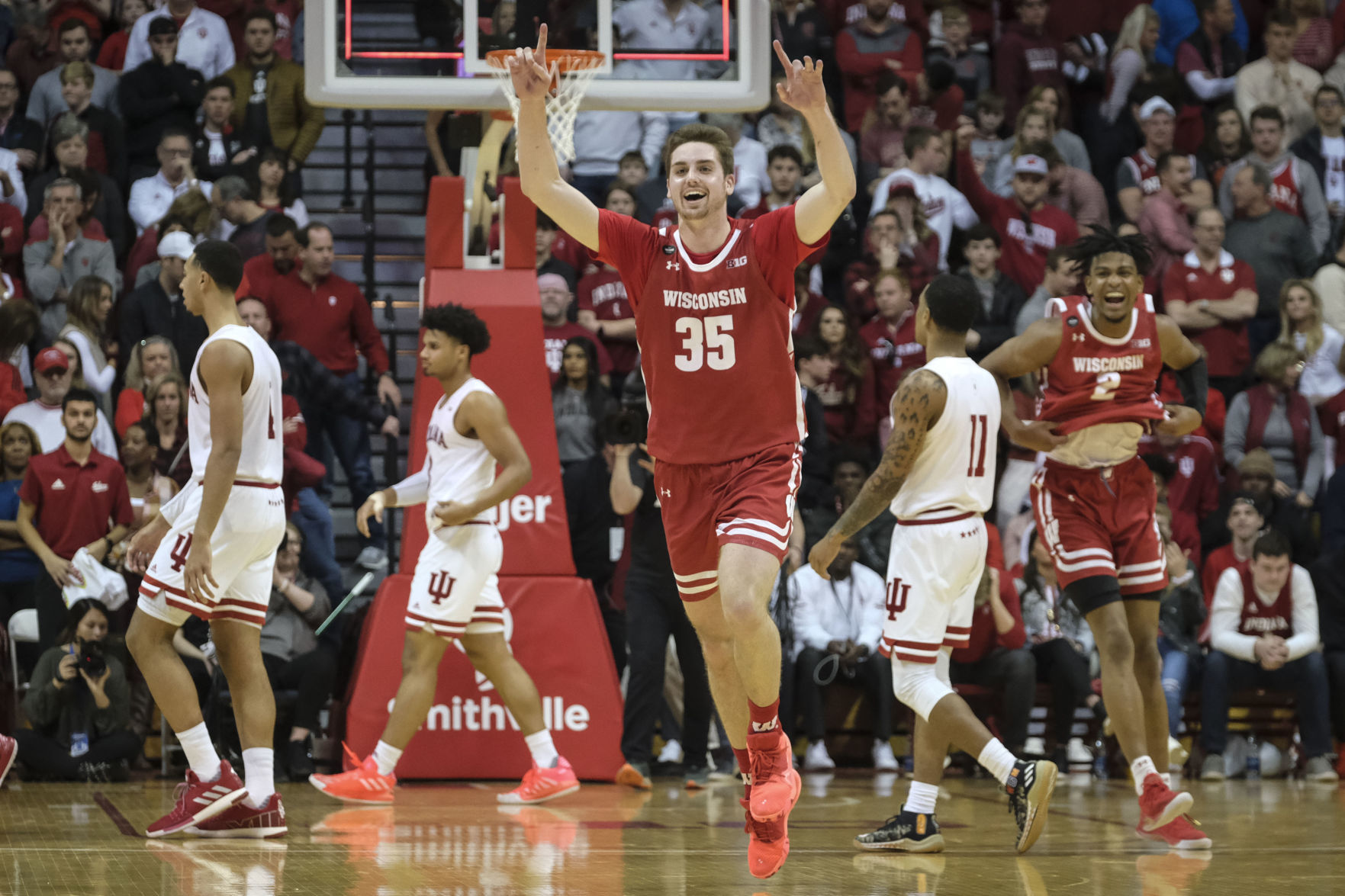 badger basketball shorts