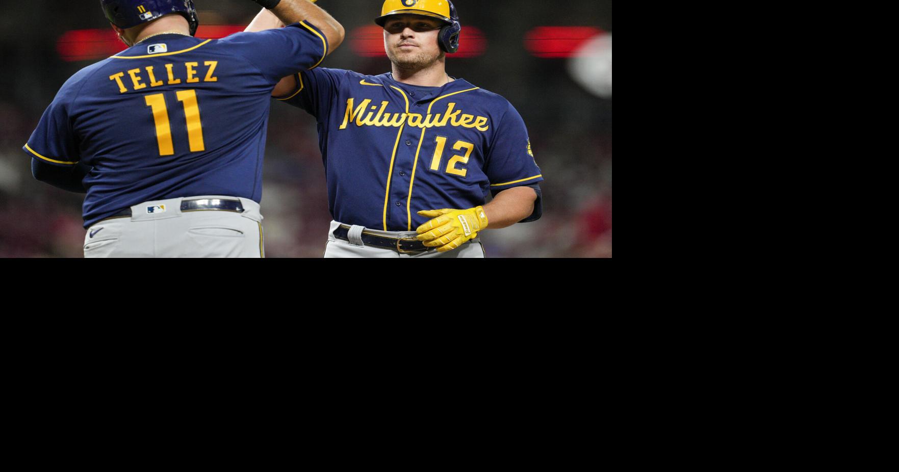 Hunter Renfroe homers twice, drives in 5 in Brewers' rout of Reds