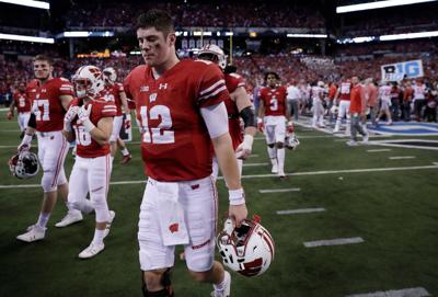 badgers football wisconsin confident in bouncing back for orange