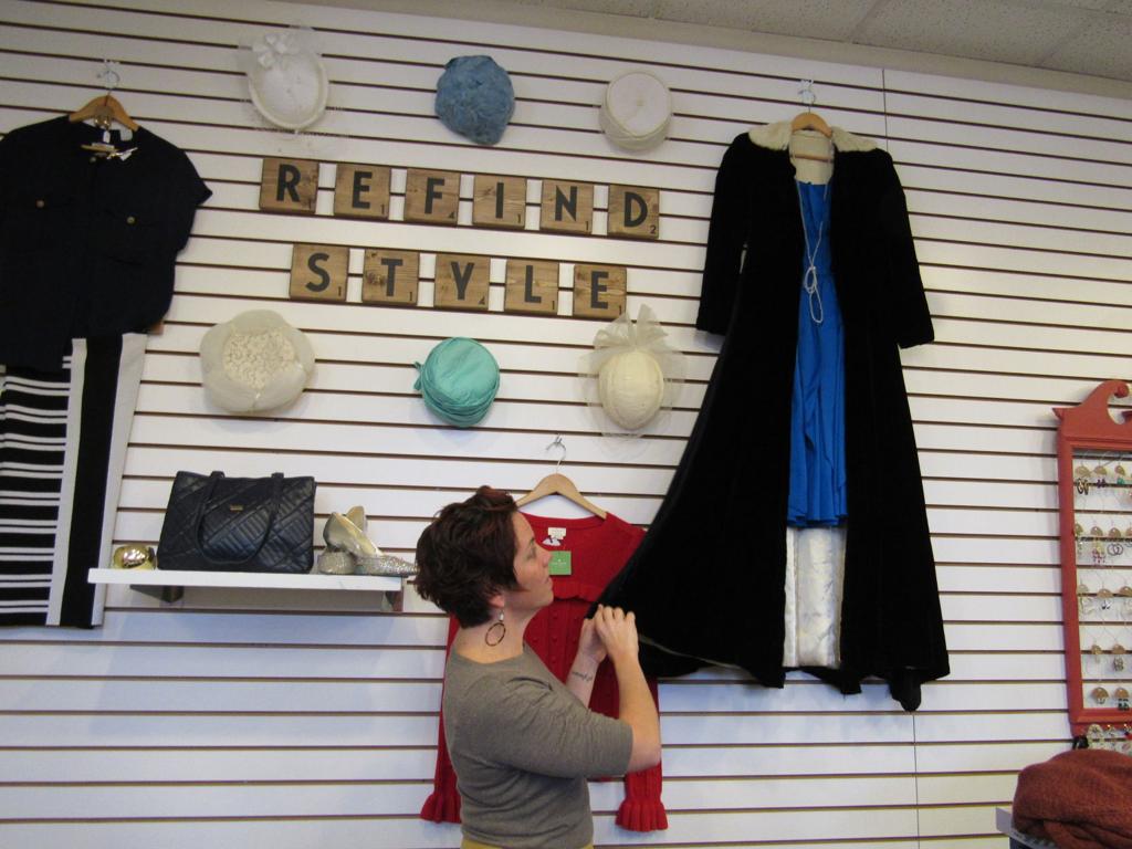 Consignment Shop That Specializes In Vintage And Modern Clothes