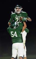 Madison-West-at-Memorial-football-03-I8B0285.jpg