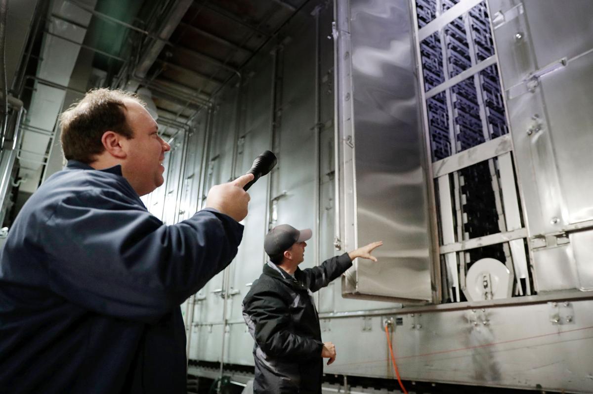 Madison Wi Storage Unit Auctions Dandk Organizer