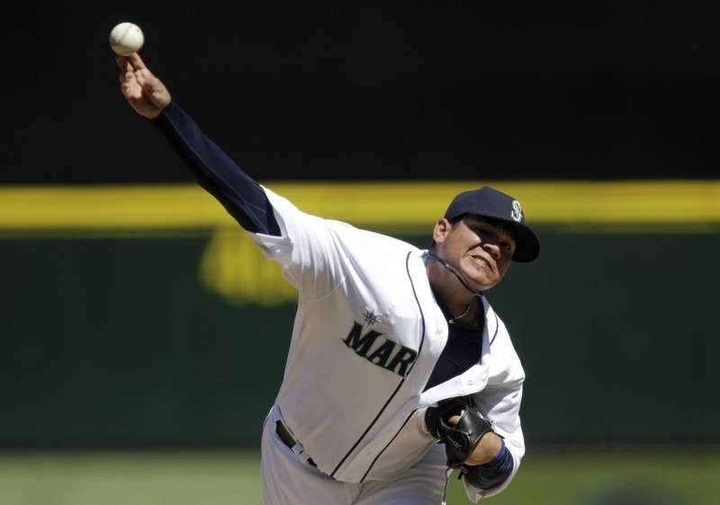 Mariners' Felix Hernandez throws perfect game, 23rd in MLB history