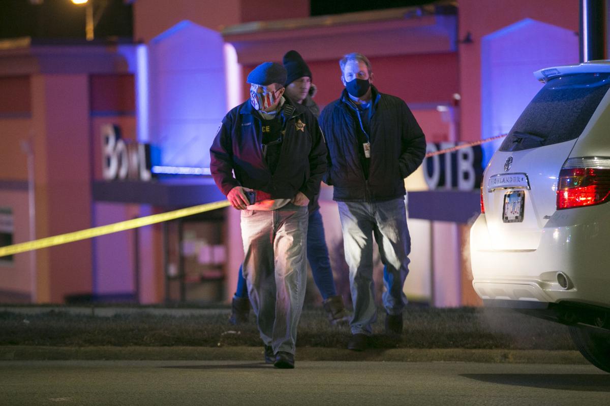 Suspect in custody after shooting at Rockford, Ill. bowling center