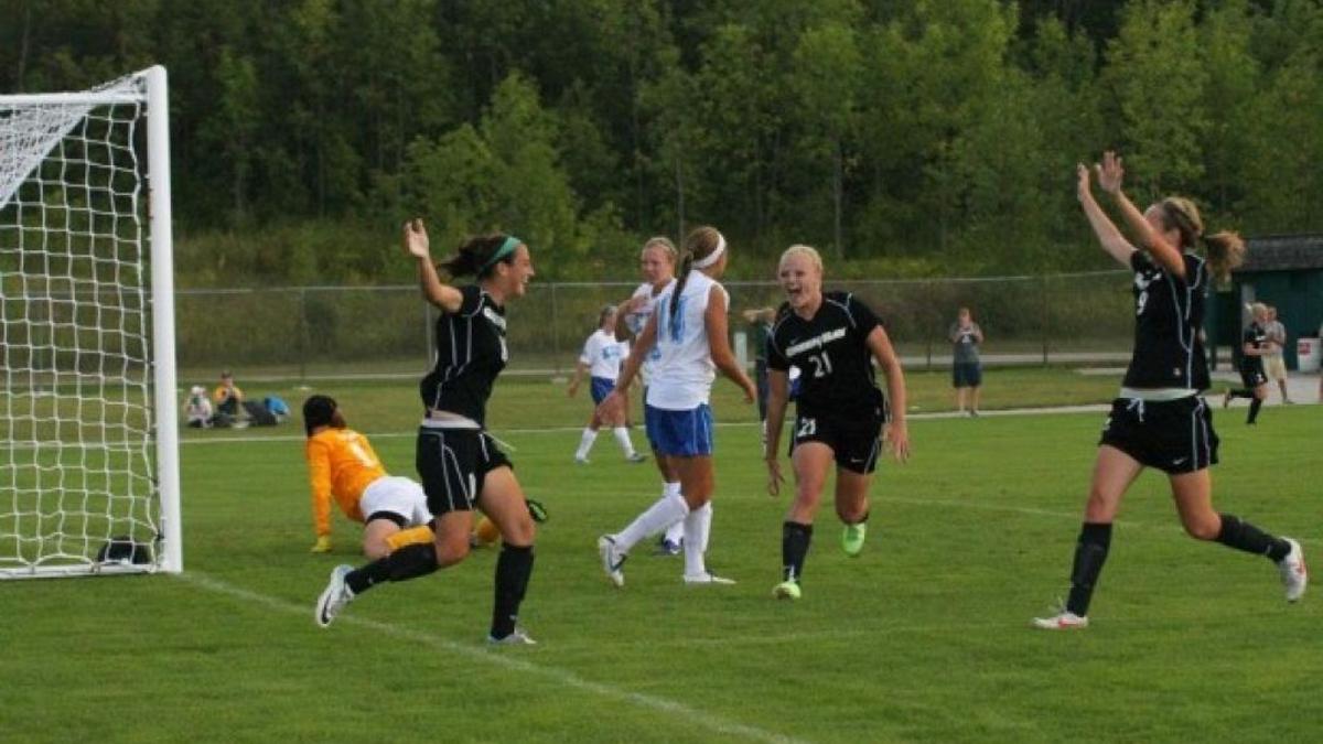 College Soccer Big Sundays For Verona S Alex Melin At Iowa And Abby Juzwik At Uw Green Bay College Sports Madison Com
