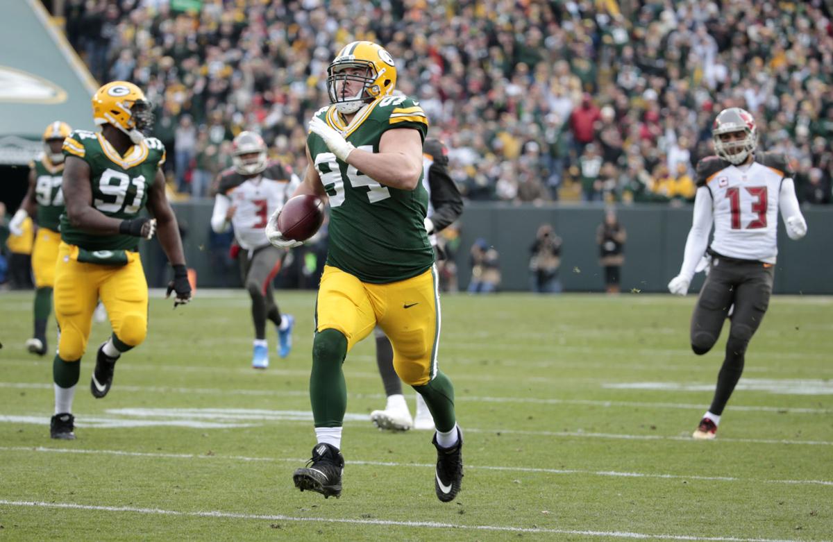 Packers Defensive End Dean Lowry Gets In The Act With Touchdown Pro Football Madison Com
