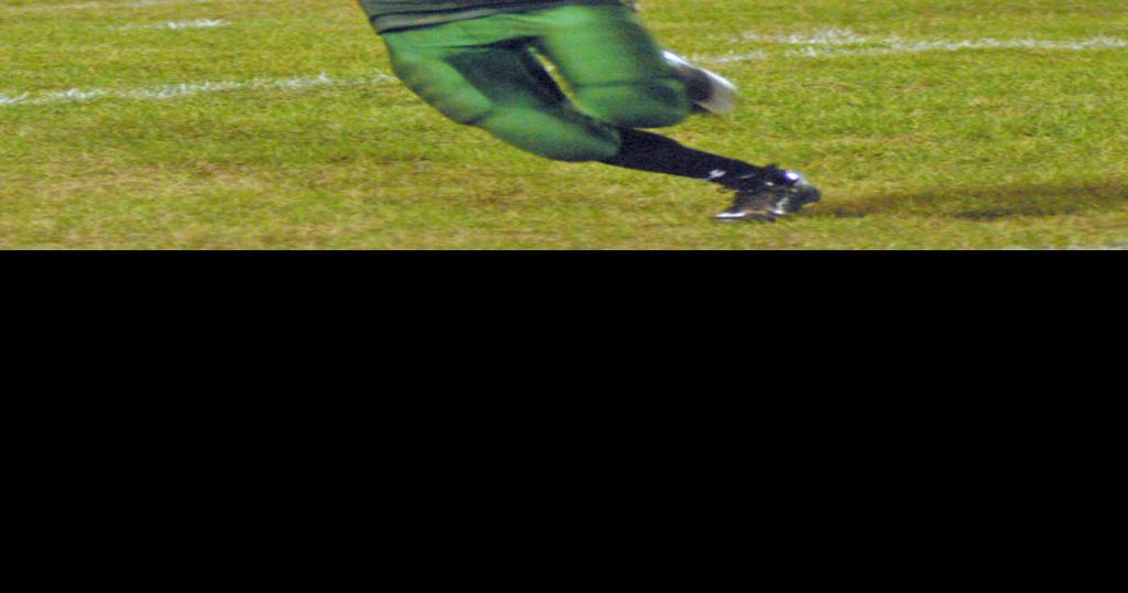 Prep football WonewocCenter looks to be a more physical team in 2014